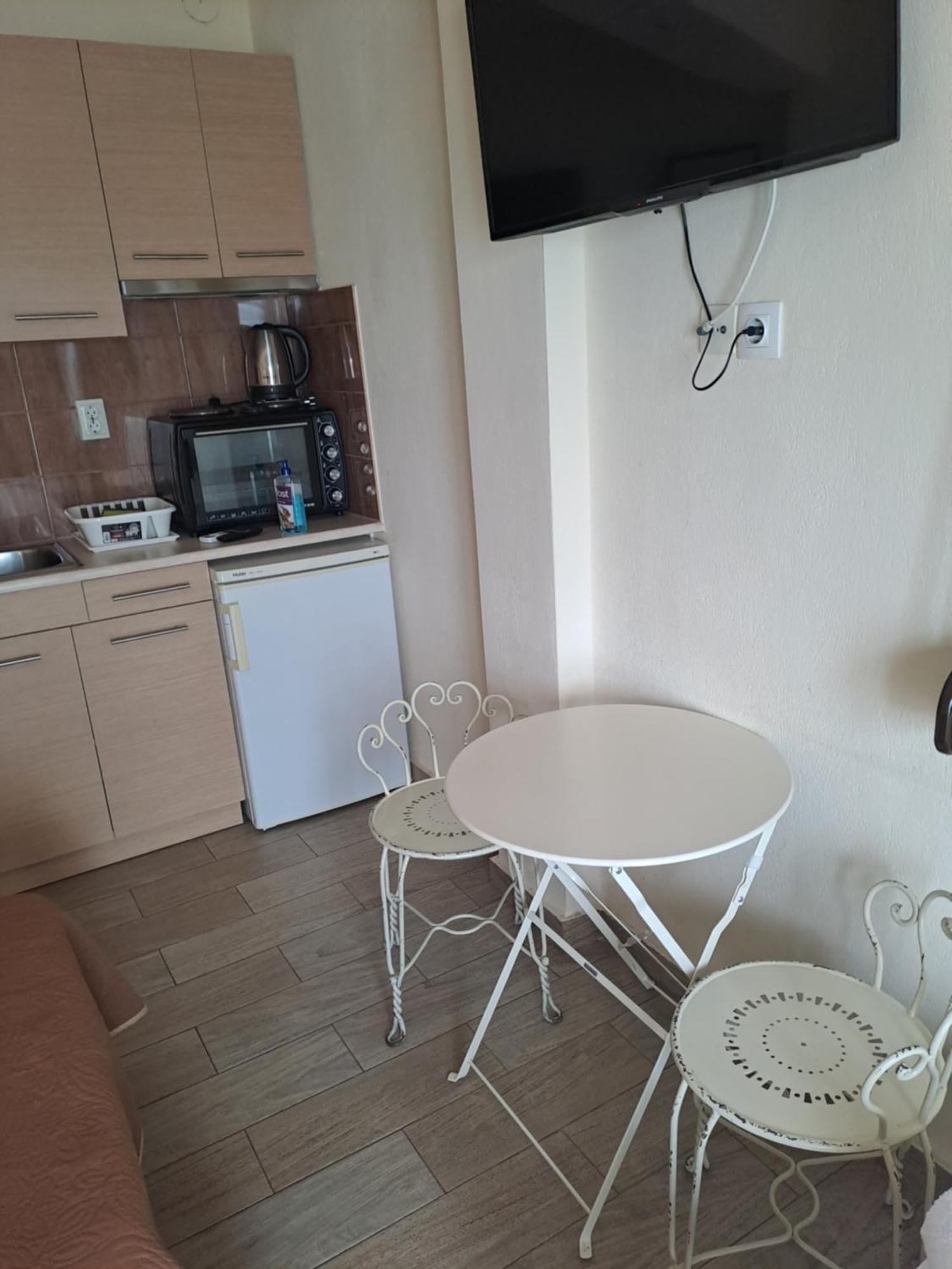 Diolkos Apartement Nea Roda Luaran gambar