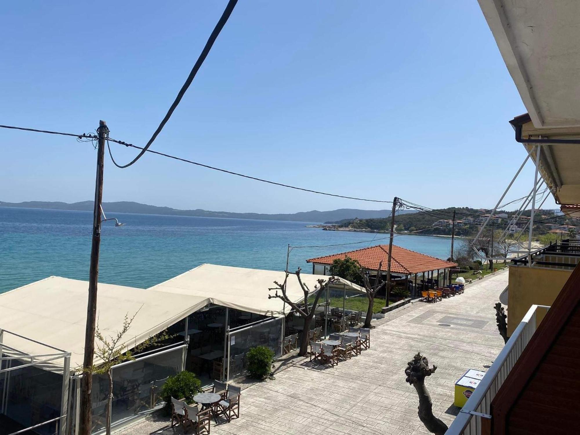 Diolkos Apartement Nea Roda Bilik gambar