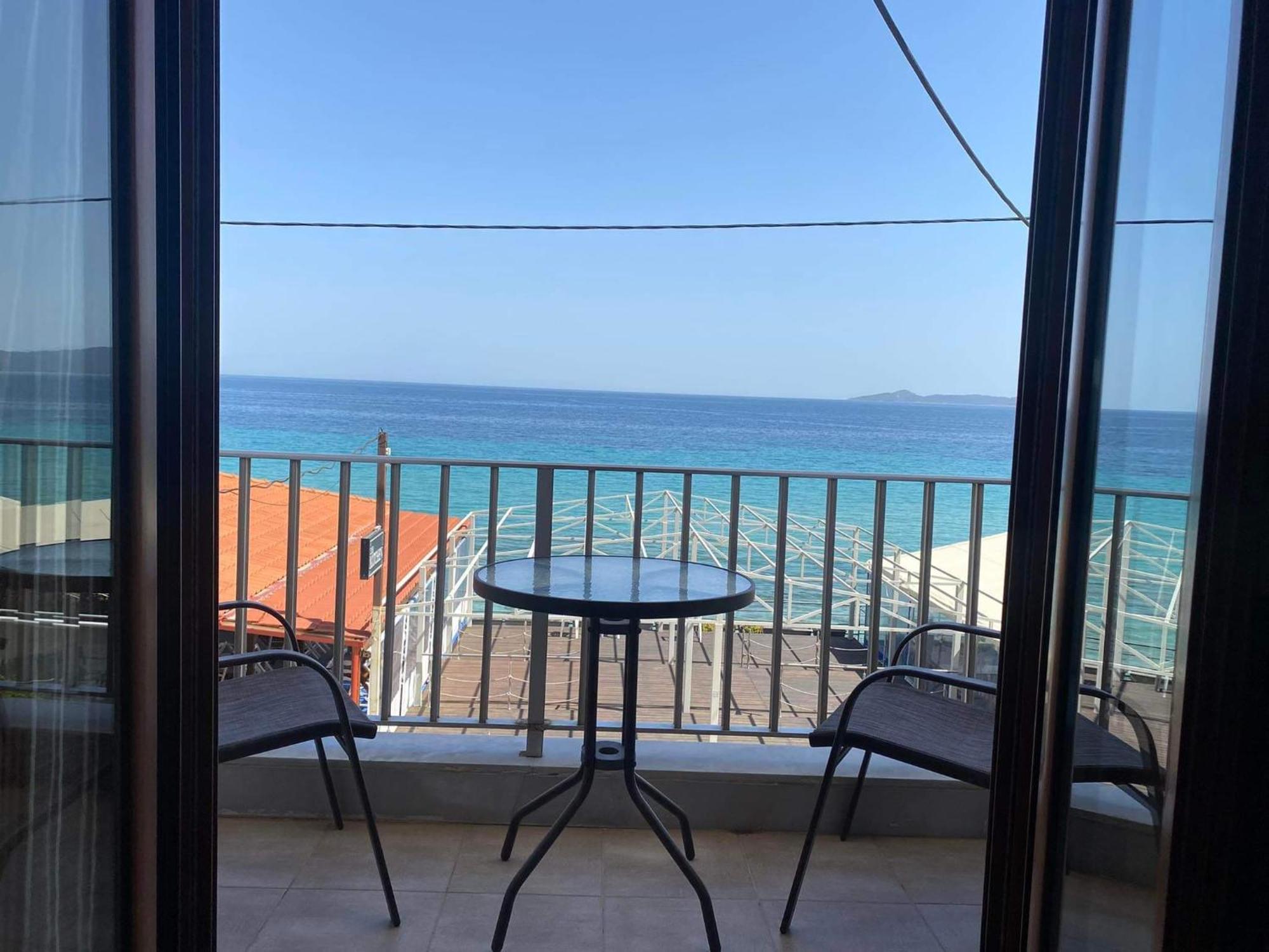 Diolkos Apartement Nea Roda Bilik gambar