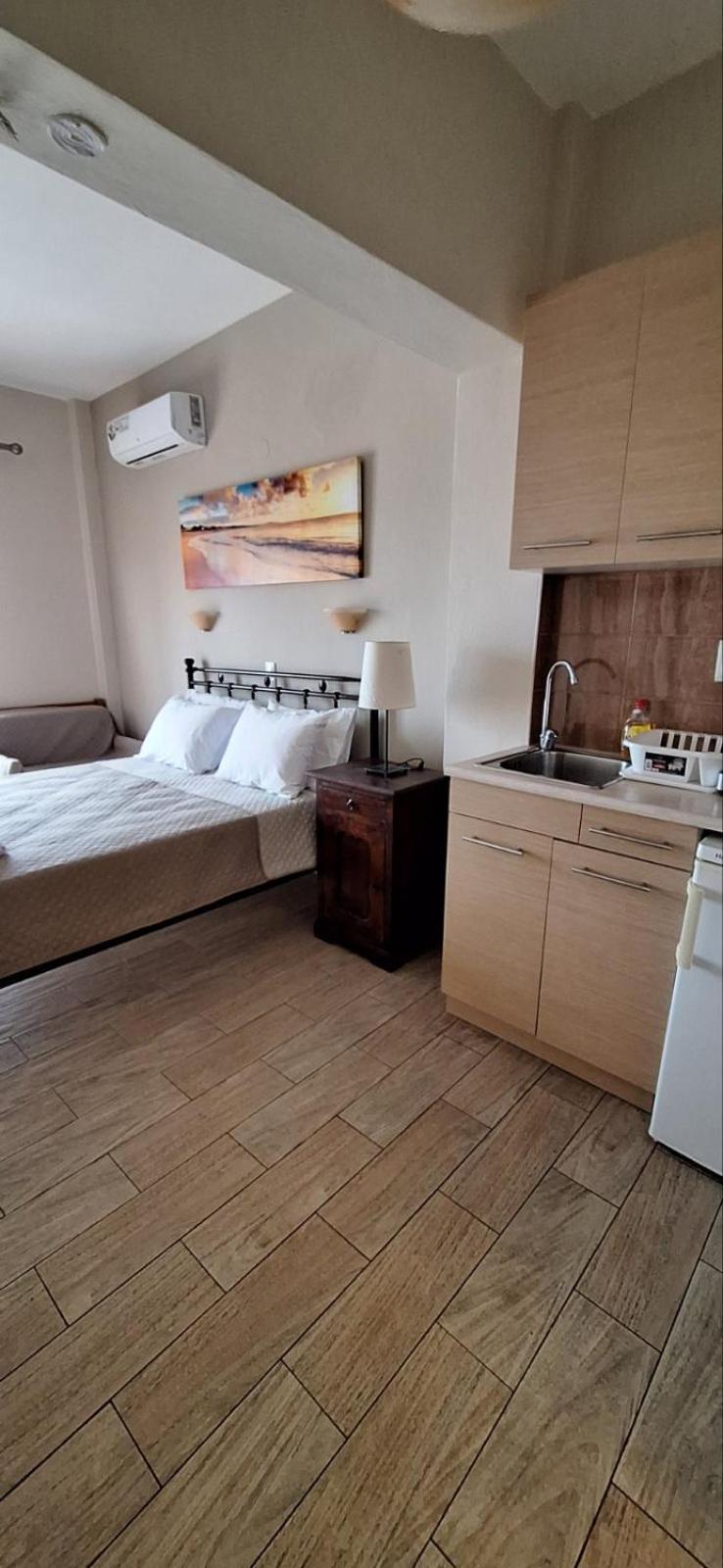 Diolkos Apartement Nea Roda Bilik gambar