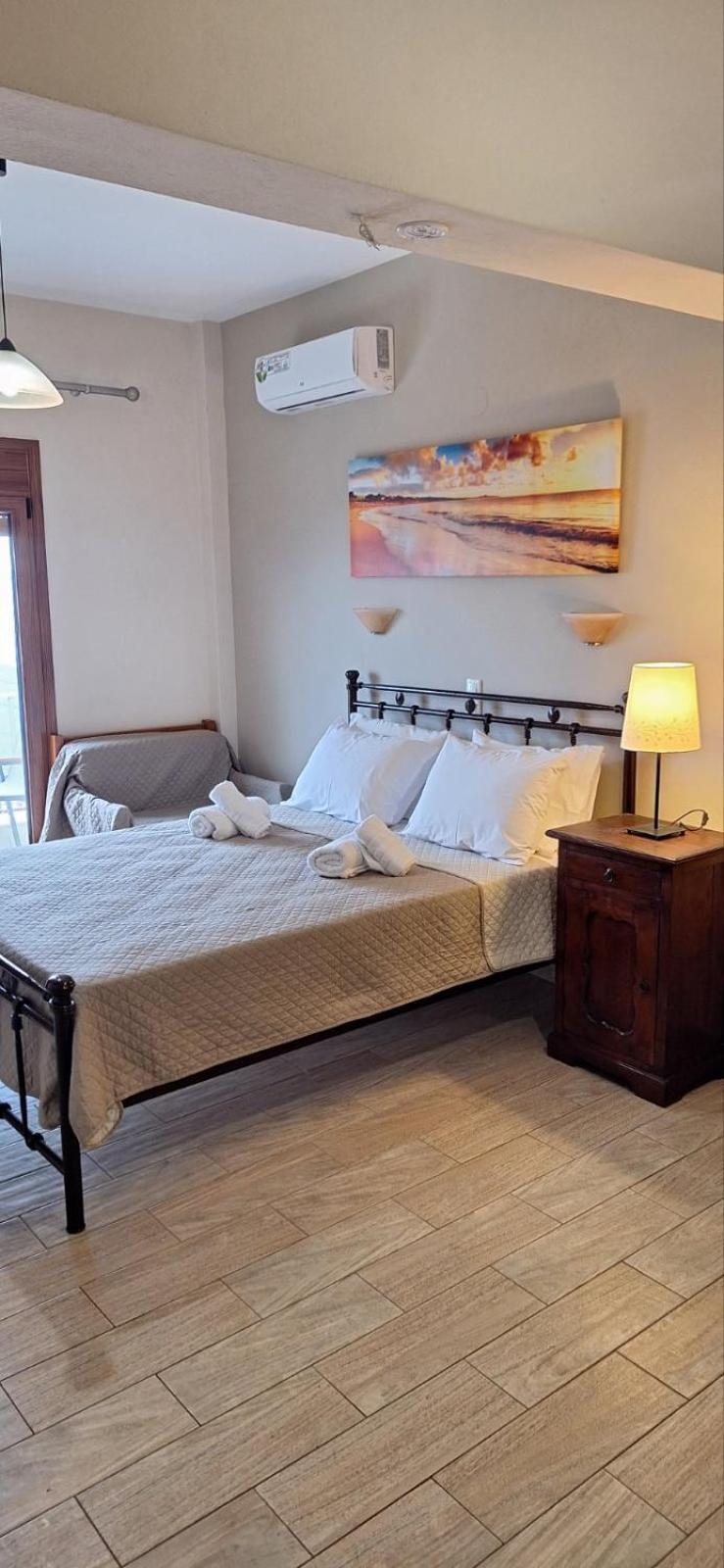 Diolkos Apartement Nea Roda Bilik gambar