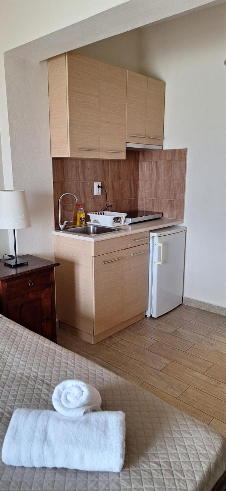 Diolkos Apartement Nea Roda Bilik gambar